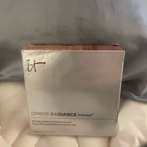 It cosmetics ombré radiance bronzer.  Full size